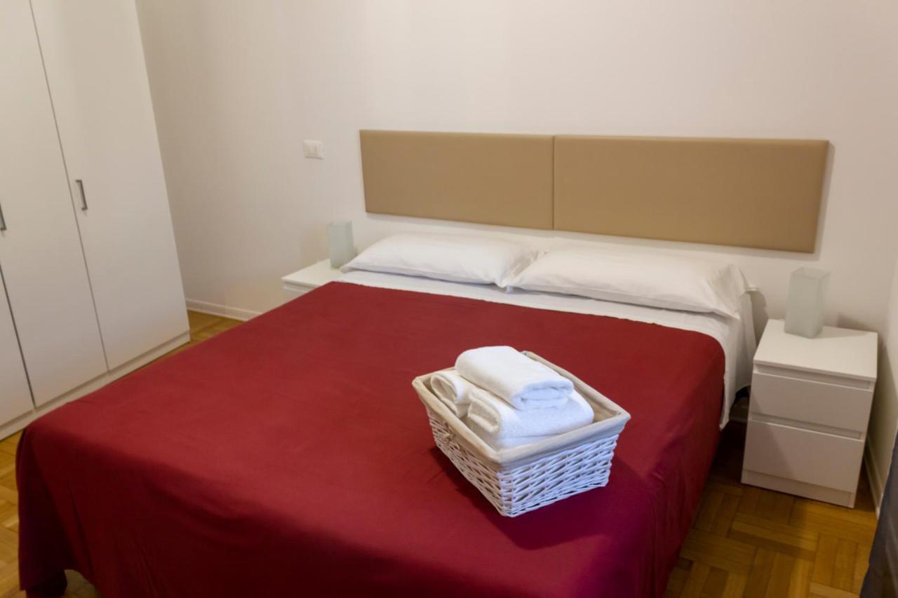 Double or Twin Room Private External Bathroom