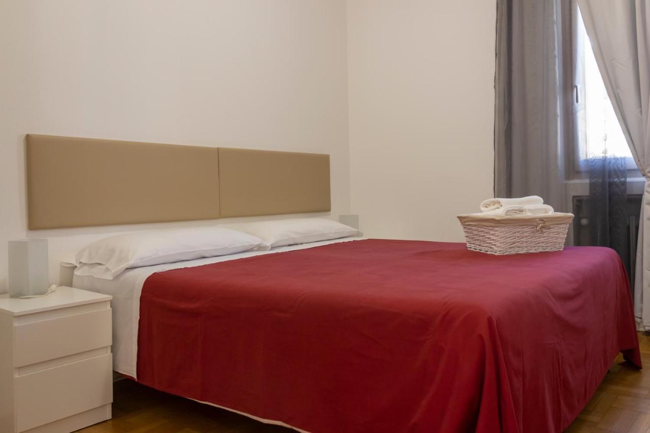 Double or Twin Room Private External Bathroom