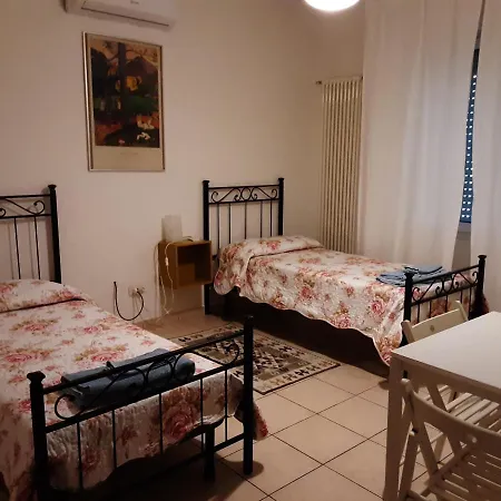 Locazione Menini - Camere Zona Stazione-3